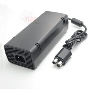 شاحن XBOX 360 هاي كوبي بجودة عالية لتشغيل الجهاز بكفاءة – صورة توضح شكل الشاحن وموصلاته High-quality X-BOX 360 high copy charger for efficient console power – image showing charger and connectors