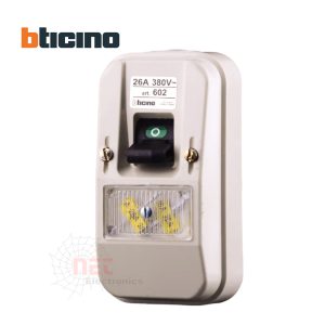 مفتاح 26 أمبير بتشينو خارج الحائط موديل 602 – جودة عالية وأمان ممتازBticino 26A Outdoor Wall Switch Model 602 – High Quality and Safety